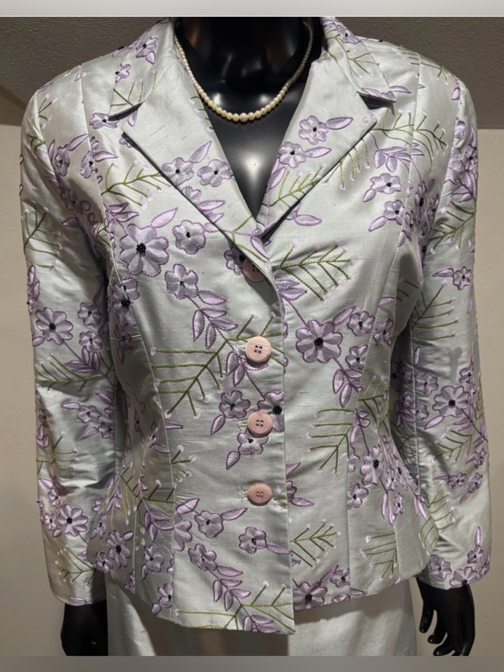 Noviello-Bloom Lavender Floral Embroidered Blazer
